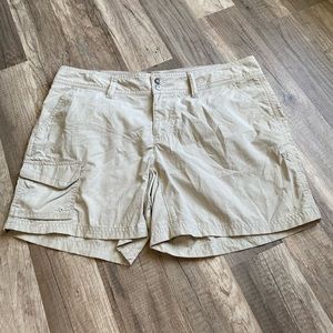 Columbia size 8 shorts.